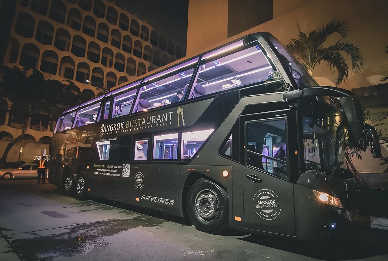 Bangkok Food Sightseeing Bus Bangkok Bustaurant [Explore Bangkok's Old Town - Don't Miss the Delicious Food and Scenic Views]