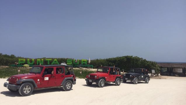Private Jeep Excursion in Cozumel with Lunch and Snorkeling