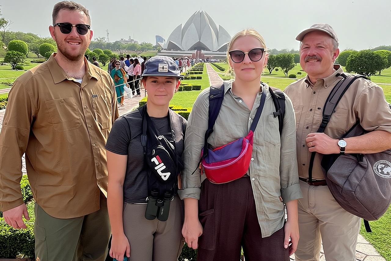 Tour di un giorno intero di 8 ore della città vecchia e nuova di Delhi.