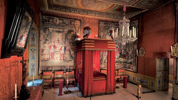 Vaux le Vicomte Chateau Entry Ticket and Chateaubus Transfer