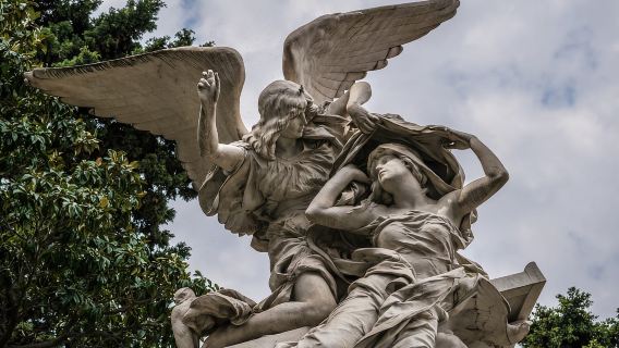 Buenos Aires: La Recoleta Cemetery Guided Tour in English
