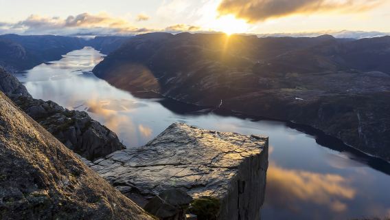 Stavanger: caminata por Preikestolen (púlpito) con guía local