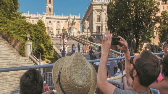 Big Bus Rome: 24-hour Hop-On Hop-Off Tour with Entry to the Colosseum, Roman Forum and Palatine Hill