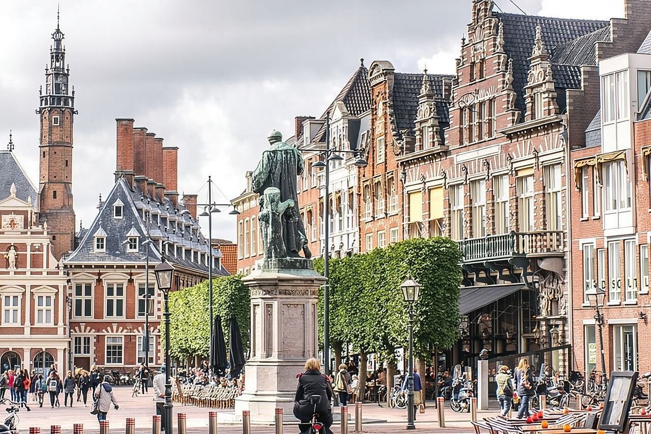 タイラース美術館+フローテ・マルクト+ハールレム考古学博物館+ミュージアム・ヴァン・デ・ヘイスト ワンデーツアー