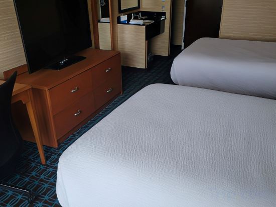 Fairfield Inn By Marriott Ann Arbor - Tap to explore photos