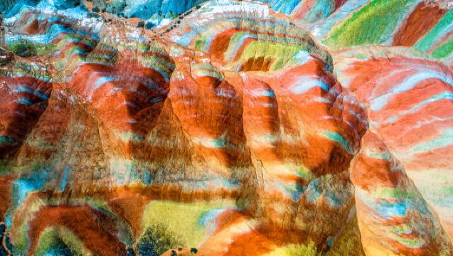 Zhangye Private Day Tour: Zhangye Danxia National Geopark and Horse Hoof Temple Grottoes