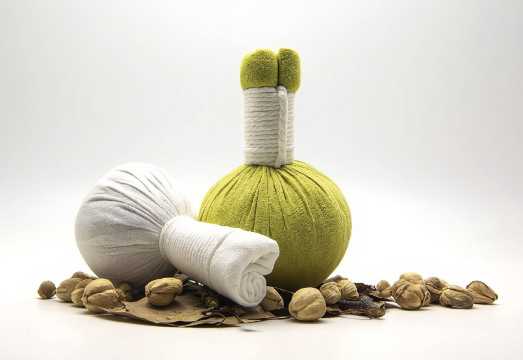 1.5Hrs RelaxingWhole body with Herbcompress -Free Transportation