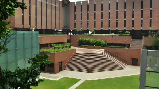 The Hong Kong Polytechnic University Half-Day Tour [Private tour with door-to-door pickup, guided by HKPU students]