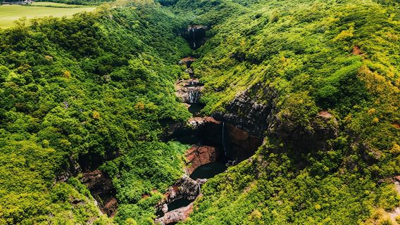 Canyoning aux 7 cascades de l'Île Maurice aux chutes de Tamarind