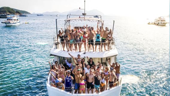 홍콩 요트 대여: 70피트 고급 파티 요트 전세 (20~40명) - 생일, 프로포즈, 팀 빌딩을 위한 다양한 투어 (KTV + 화이트 와인 + 샴페인)