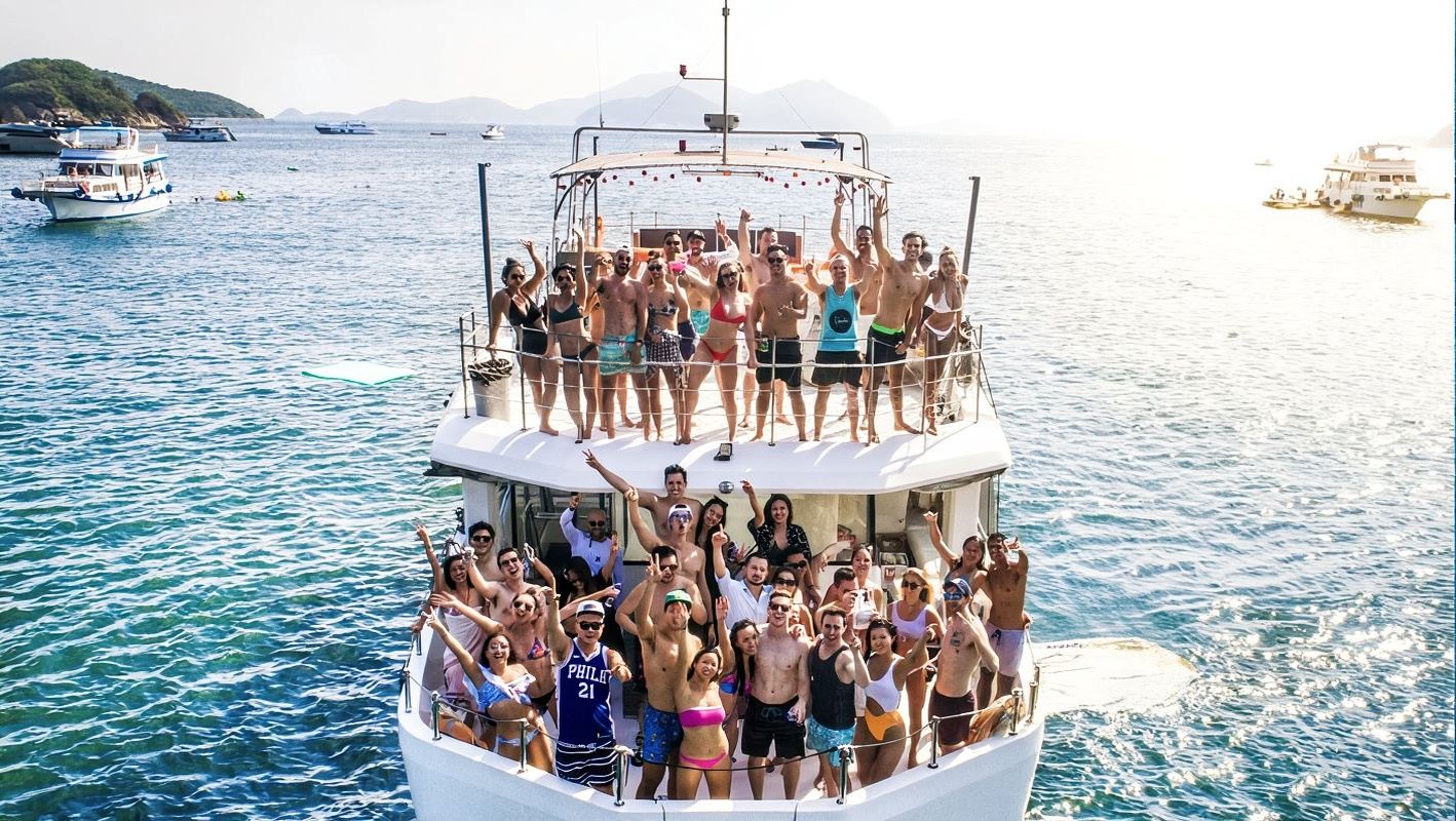 [เช่าเรือยอชท์ในฮ่องกง] เรือยอชท์หรูขนาด 70 ฟุตสำหรับปาร์ตี้ (รองรับ 20-40 คน) ออกทะเลหลายเส้นทาง [KTV+ไวน์ขาว+แชมเปญ] เหมาะสำหรับวันเกิด/ขอแต่ง้าง/กิจกรรมทีม