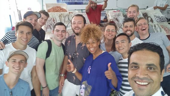 Tour gastronómico privado guiado por las calles de Casablanca con degustaciones