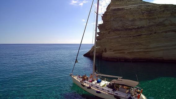 ล่องเรือเต็มวัน Kleftiko พร้อมดำน้ำตื้นและอาหารกลางวัน