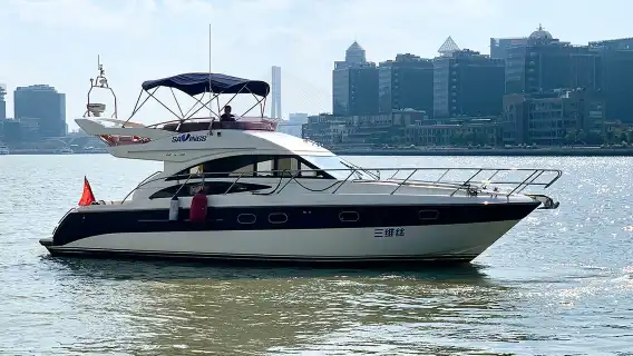 上海遊艇包船租賃(中型42~68英尺)遊覽黃浦江外灘私人定制主題活動遊艇轟趴求婚生日聚會商務年會老周環遊