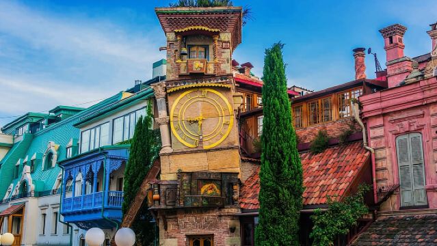 ทบิลิซี: ทัวร์เดินเที่ยวพูดคุยยามเย็นพร้อมไวน์และล่องเรือ