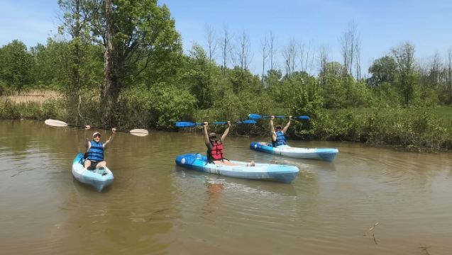 พอร์ตคลินตัน: เช่าเรือคายัค เรือแคนู หรือ SUP ที่แม่น้ำพอร์เทจ