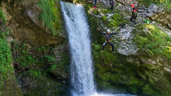 Bled: Tour tham quan hẻm núi có hướng dẫn kèm phương tiện di chuyển