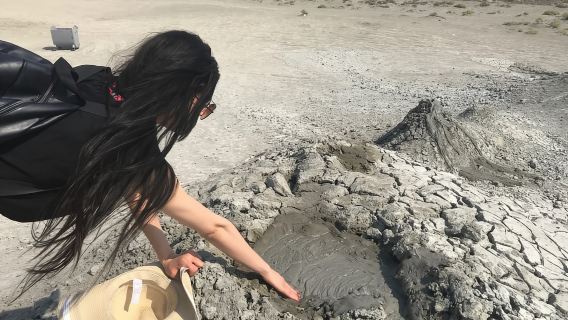 Baku: Gobustan, Volcanoes, Fire Temple and Yanardag Day Trip