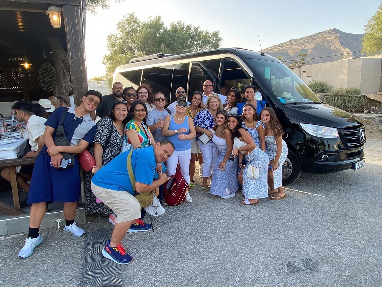 Santorini in 5 Hours: Oia, Traditional Villages, Black Beach