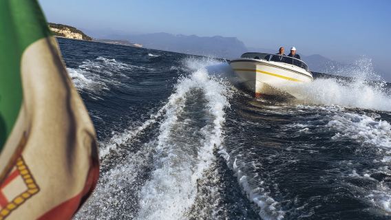 Sirmione: Scenic Afternoon Boat Cruise with Prosecco & Snack