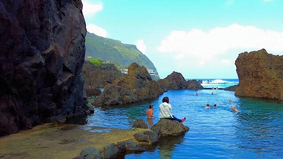 Tour per piccoli gruppi dell'ovest: cascate e foresta di Fanal