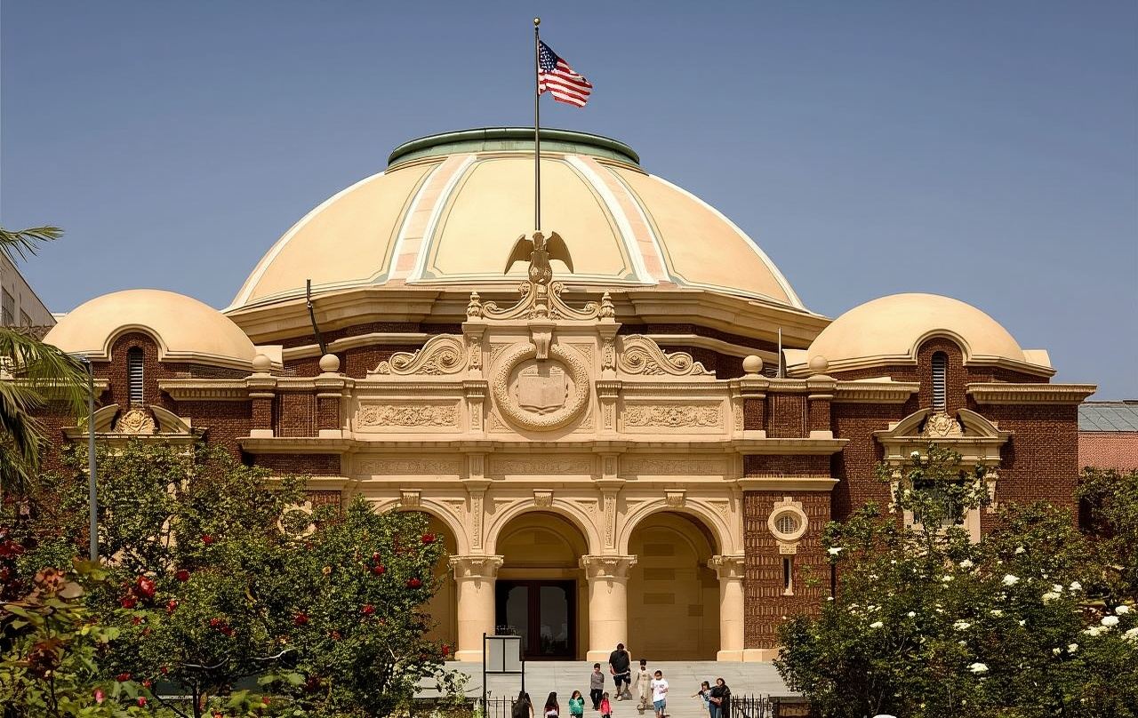 Los Angeles Natural History Museum + Griffith Observatory (Chinese/English Speaking Driver)