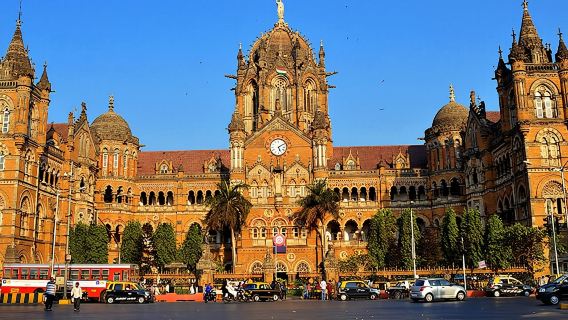 Mumbai City of Dreams Tour in Private Vehicle