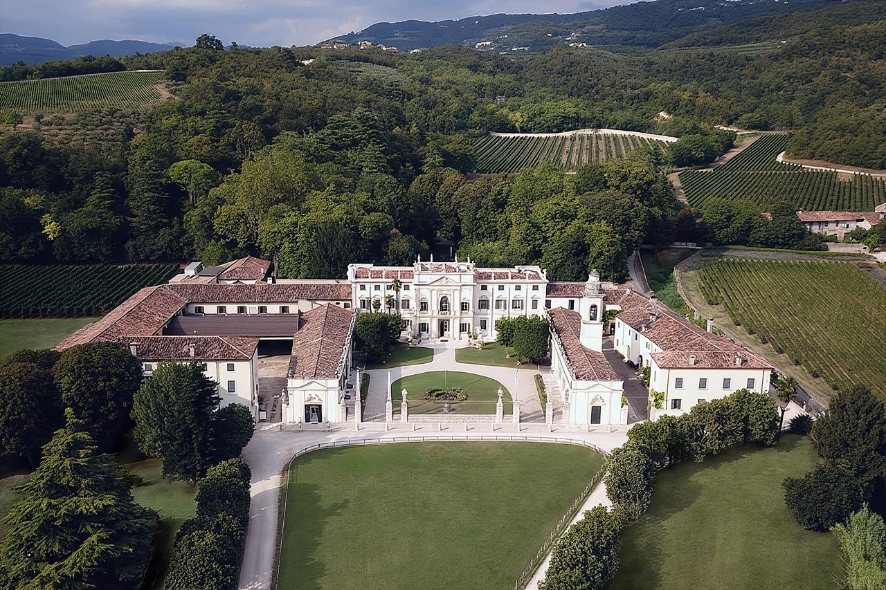 The Amarone Chateau guided tour and tasting in Valpolicella