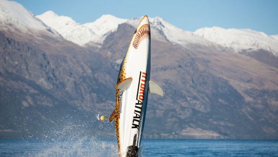Trải nghiệm Queenstown cổ điển, New Zealand | Sự kết hợp giữa cá mập và máy móc - hoạt động tàu ngầm cá mập