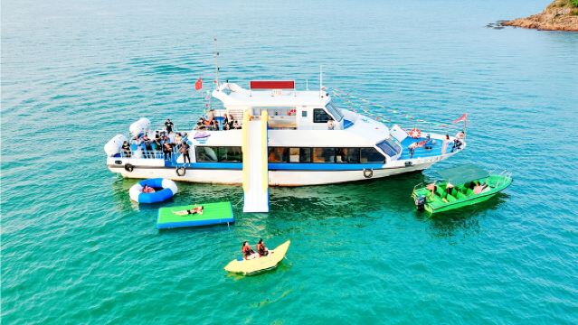 75-Minute Single Ticket for Sightseeing Luxury Yacht Cruise at Lover's Embankment