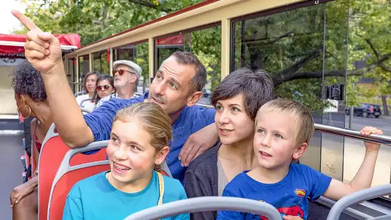 Big Bus Berlin Hop-On Hop-Off Sightseeing Tour & Currywurst