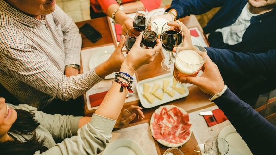 Seville Jewish Quarter Small Group Tour with Tapas and Drinks