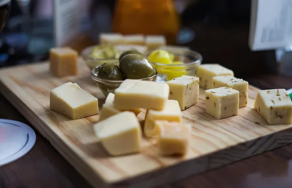 從帕爾瑪出發：帕爾馬乾酪農場參觀及品嚐（含接送）