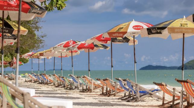 布吉：占士邦 - 納卡島 - 動力雙體船獨木舟日遊