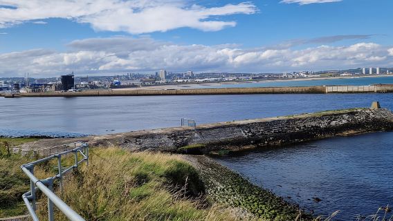 From Aberdeen: Guided Day Trip, Coast & Castle Visit