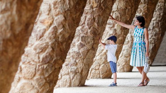 Barcelona: Tur Berpemandu Kombo Sagrada Família dan Park Güell