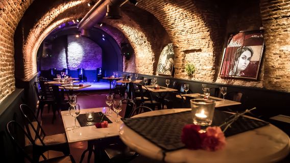 มาดริด: ตั๋วชมการแสดง La Cueva de Lola Flamenco พร้อมเครื่องดื่ม