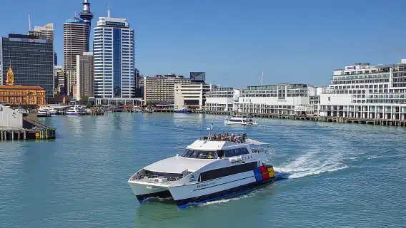 โอ๊คแลนด์: ตั๋วเรือเฟอร์รี่ไปกลับเกาะรังกิโตโต