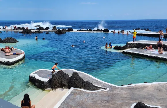 莫尼茲港熔岩池、法納爾森林及空中漫步4x4體驗