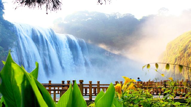 黃果樹瀑布+陡坡塘瀑布+天星橋一日遊丨可選大巴/2+1航空座