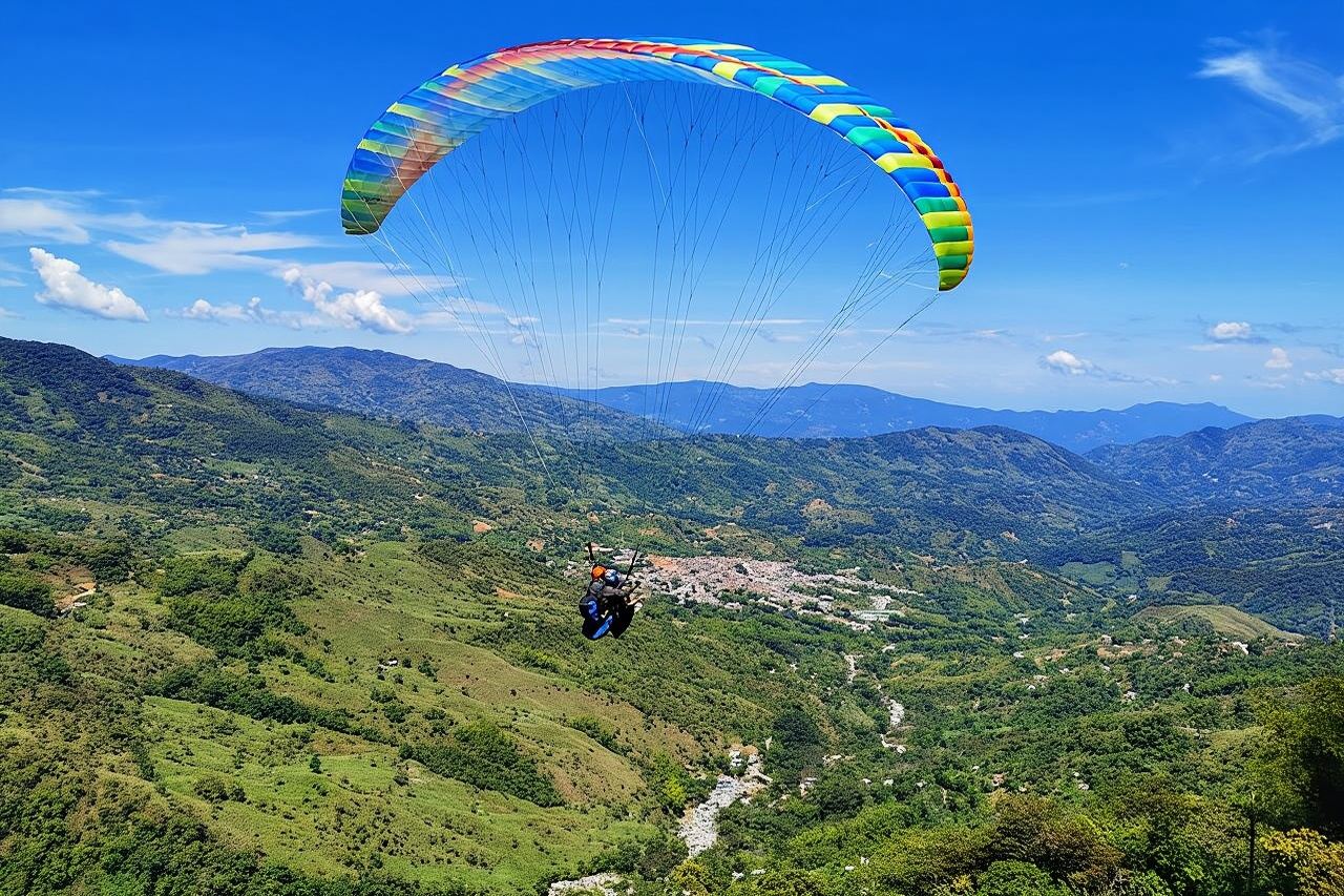 Guatape & Paragliding & El Peñol Rock & Quaint Town From Medellin