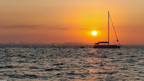 PHI PHI ISLAND - Sunrise Trip From Phi Phi Don By Phi Phi Local Tour