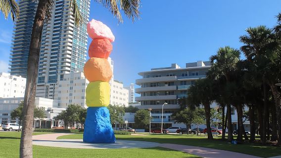 Miami Beach Versace exploration game and tour