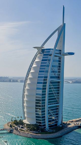 One-day private chartered tour in Dubai: Madinat Jumeirah, Palm Jumeirah, and Al Seef St