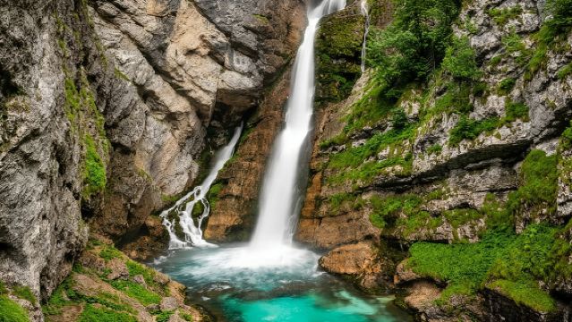 8-Hour Lake Bled, Lake Bohinj and Waterfall Savica Tour