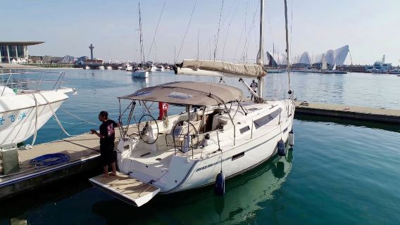 【青島遊艇出海】青島奧帆中心37英尺進口豪華帆船包船出海+水果飲料