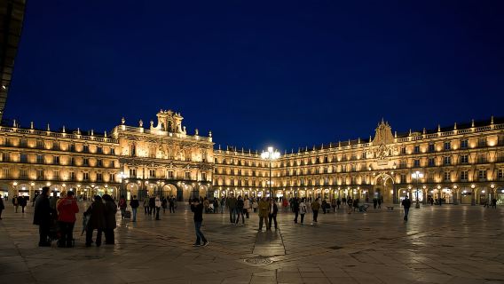 Salamanca: Recorrido a pie nocturno por las leyendas locales (en español)