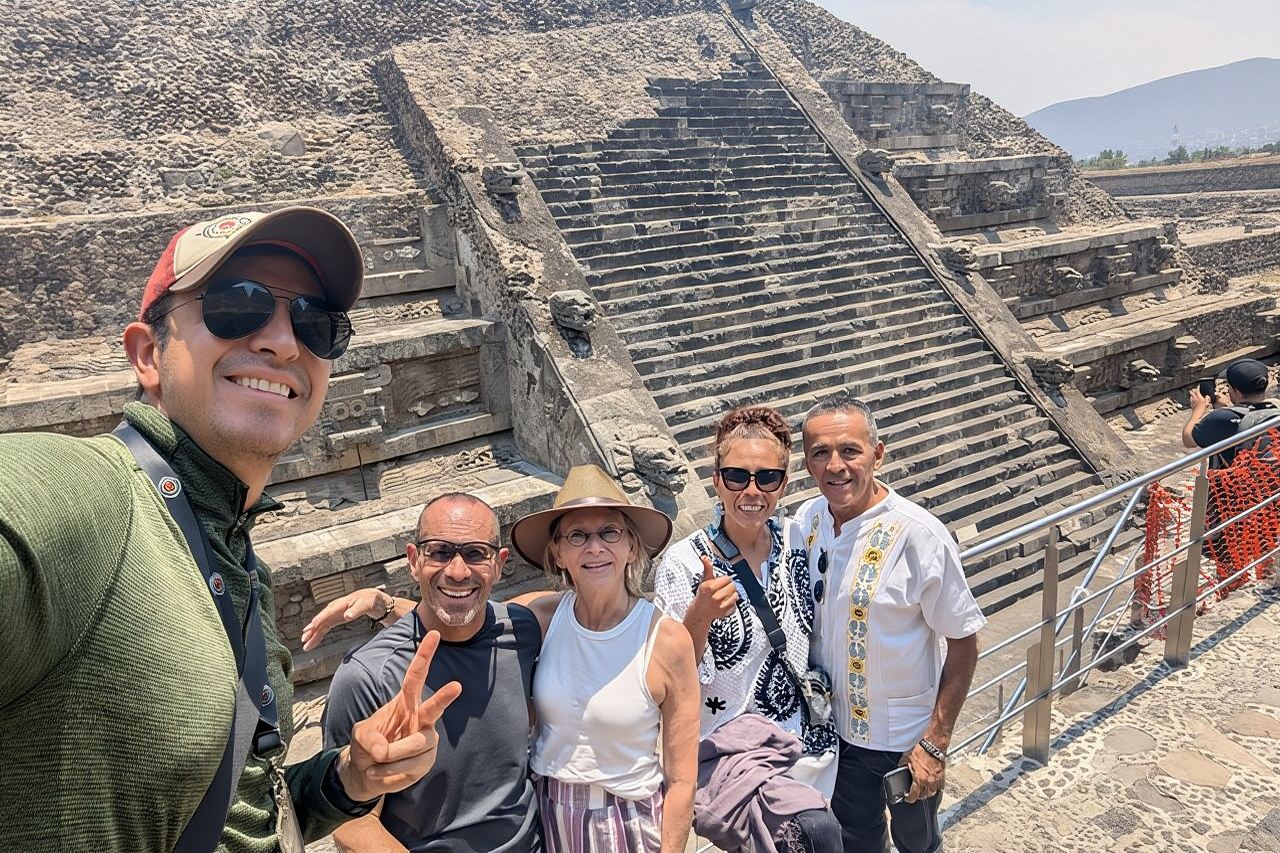 Private full tour to Teotihuacan and Basilica at your own pace