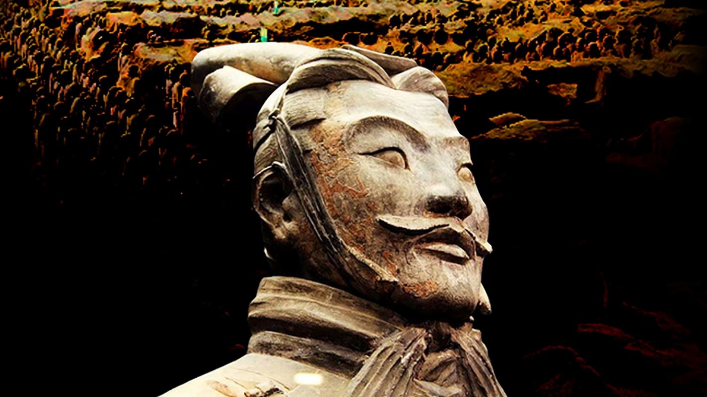 1-Day Tour: Emperor Qinshihuang's Mausoleum Site Museum (Terracotta Army) + Huaqing Palace [Optional Chinese/English Guide]