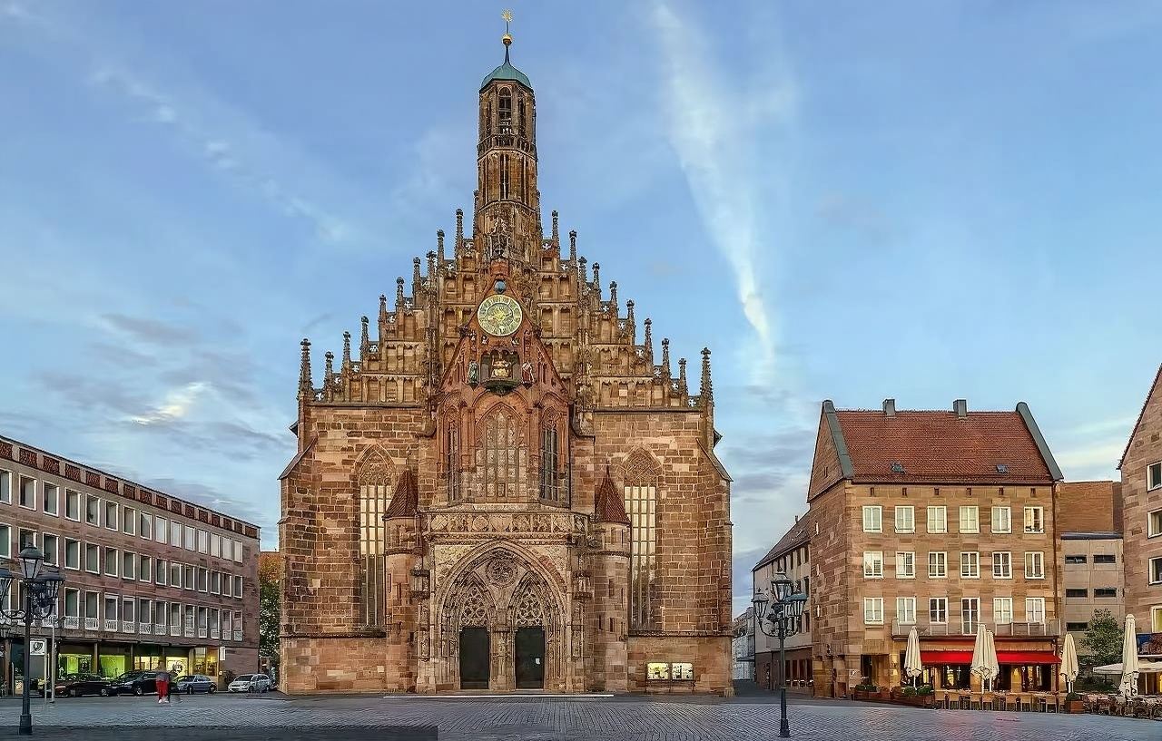 City Museum in Fembo house + Nuremberg Frauenkirche + Toy Museum 1-day tour